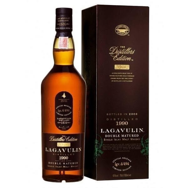 lagavulin-distillers-edition-double-matured-pedro-ximenez-sherry-cask-wood-single-malt-scotch-whisky-islay-scotland-10640582-1